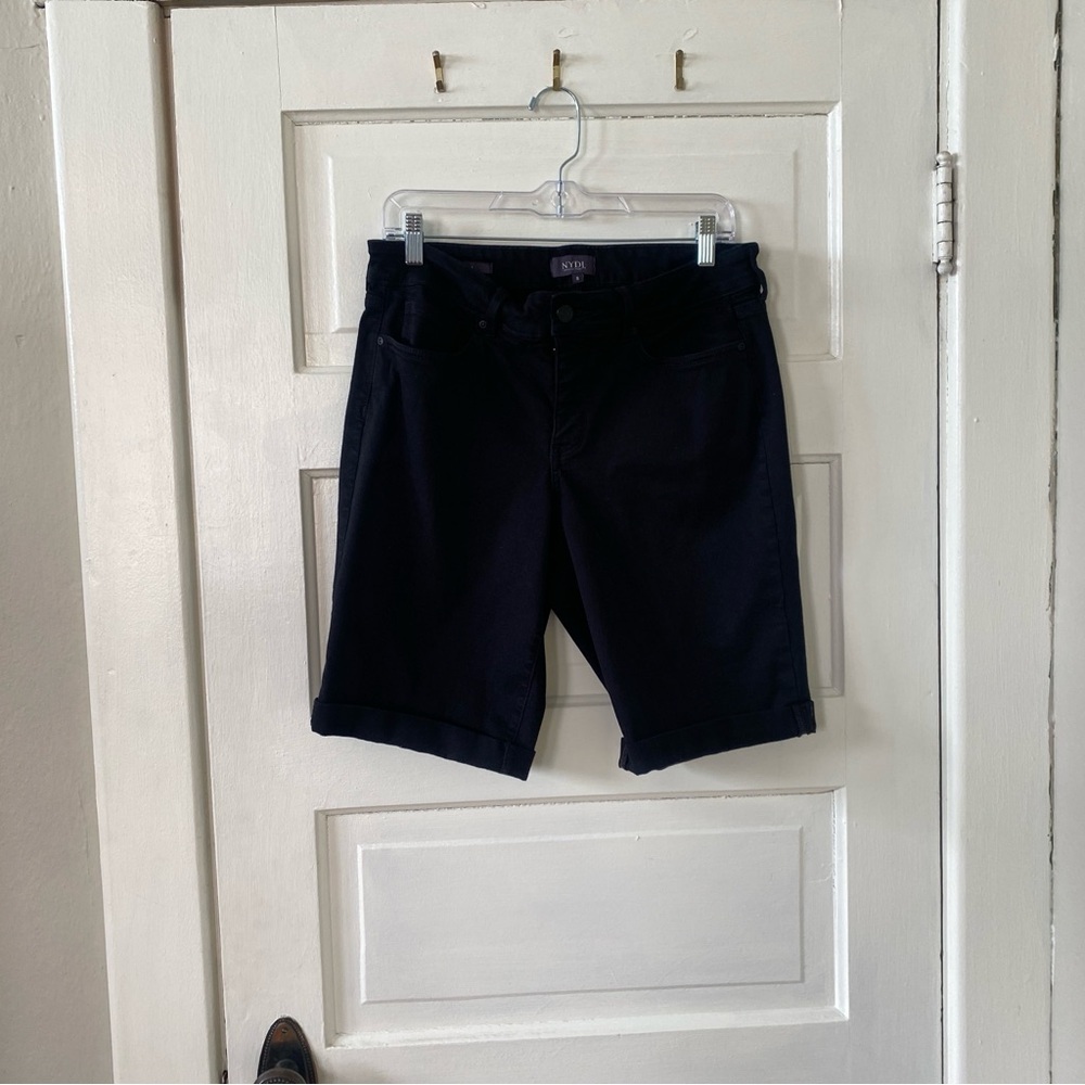 NYDJ Stretch Lift and Tuck Briella Black Cuff Shorts Women's Size 8